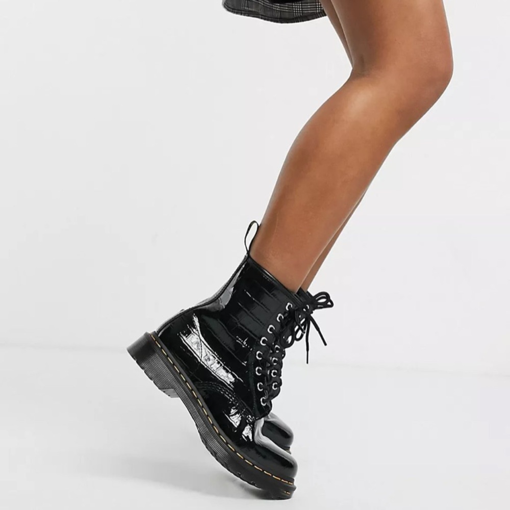 NIB DR. MARTENS 1460 Faux-Croc Embossed Boot